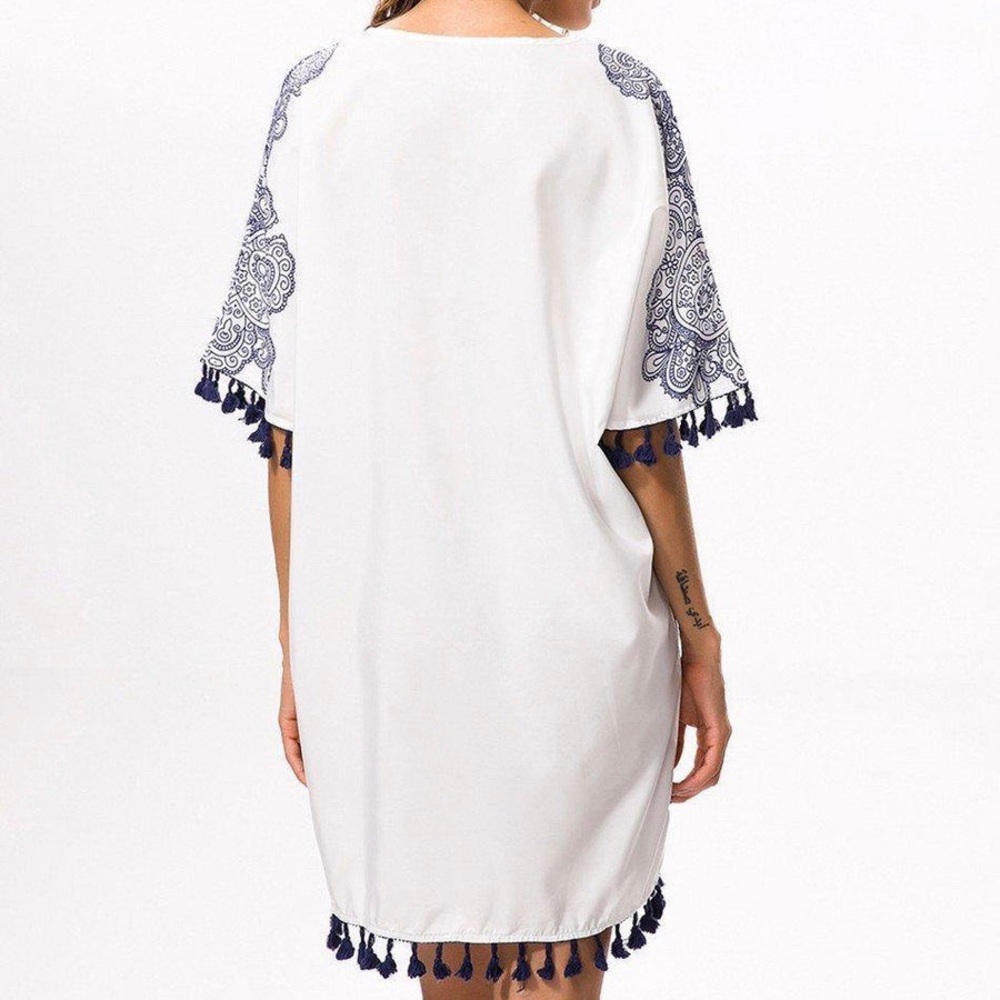 ๐ Lucky, Size Medium, V-Neck, White Floral, Crochet Tunic, Beach Cover Up - Picture 3 of 13